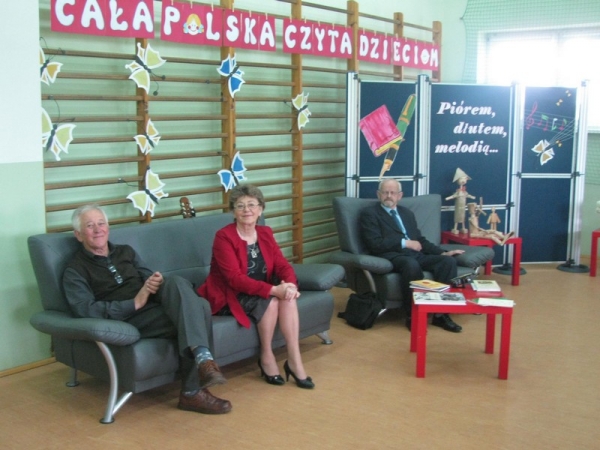 cala-polska-czyta-dzieciom