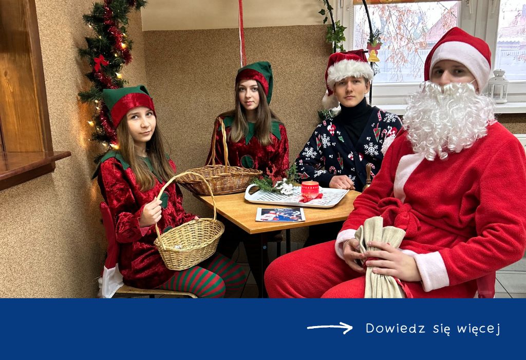 swiateczny-wystroj-w-swietlicy-szkolnej