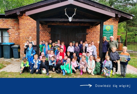 Pierwszoklasiści z wizytą w Ostoi Koła Łowieckiego  Jeleń w Chlebowie.